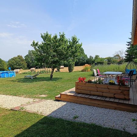 Studio Avec Terrasse Au Calme Jayat المظهر الخارجي الصورة
