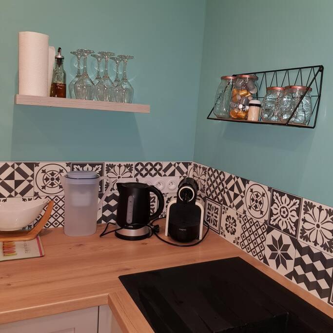 Studio Avec Terrasse Au Calme Jayat المظهر الخارجي الصورة